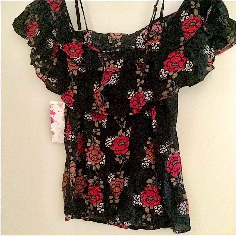 Wild Pearl Ruffled Halter Top - Picture 3 of 5